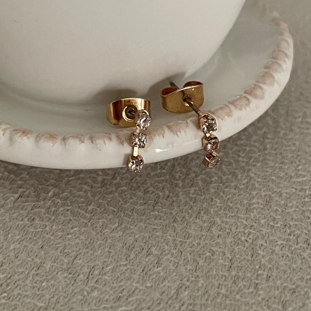 Mini dangle earrings - Picture 2 of 3